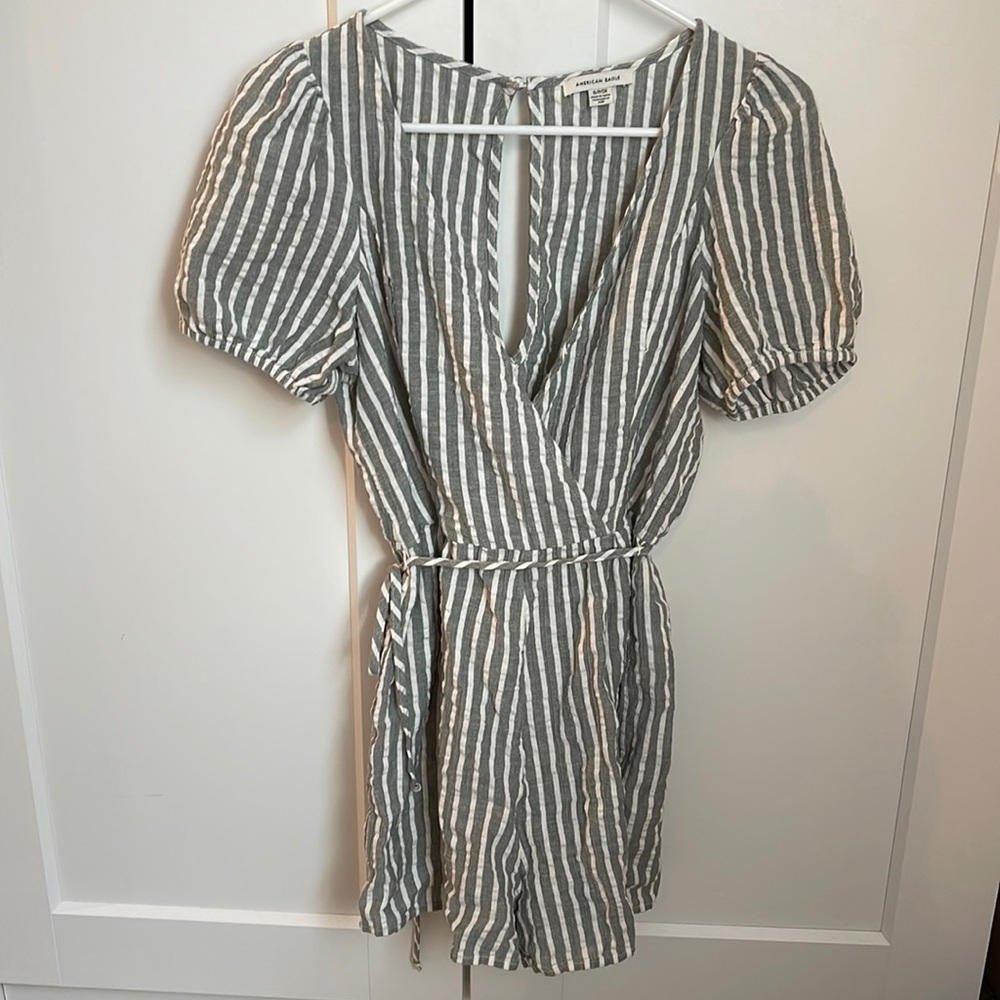 romper (shorts) super comfy only wore once!